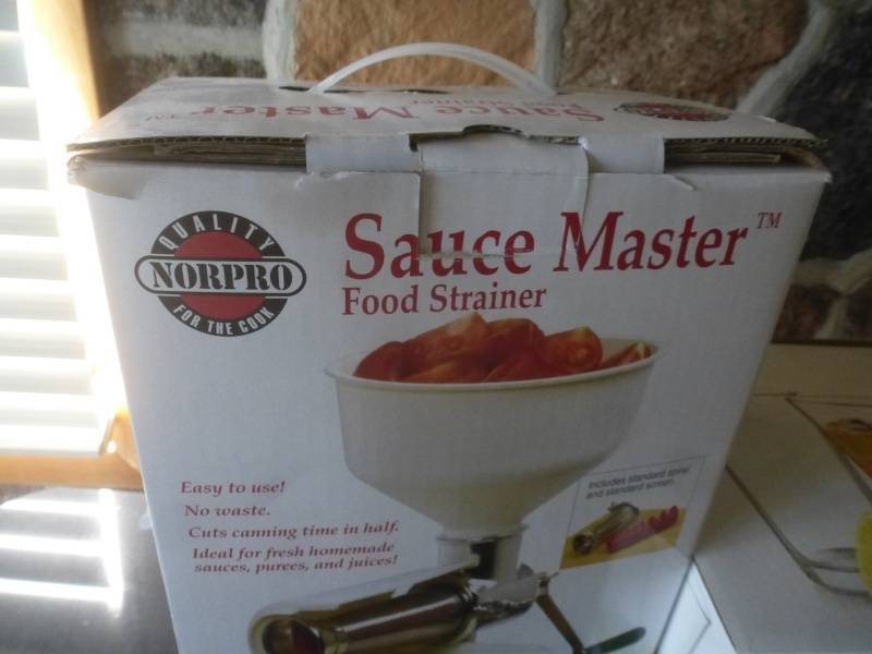 lot 115 image: Sauce Master & Libby Glasses