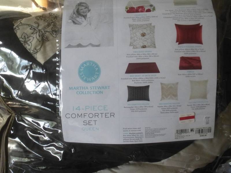lot 120 image: Queen Size Bedding