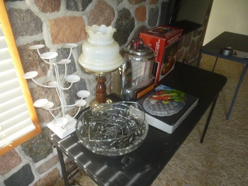 lot 130 image: Relish Trays, Crousley Radio, Lamp
