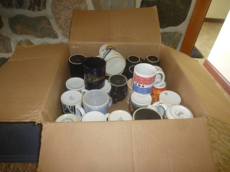 lot 149 image: Box of Coffee Mugs