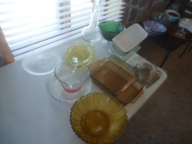 lot 153 image: Glass Bread Pans, Pyrex Bowls