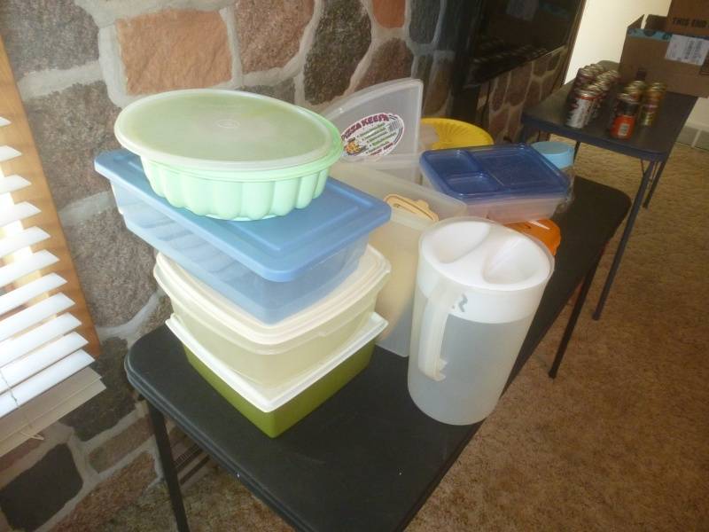 lot 154 image: Tupperware