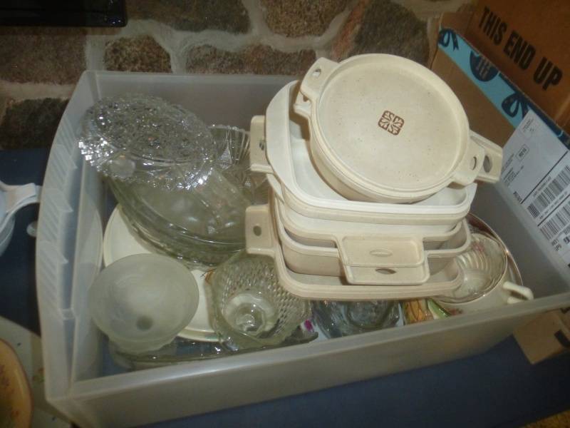 lot 156 image: Drink Glasses & Relish Trays
