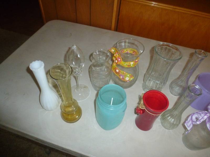 lot 163 image: Glass Vase Assortment