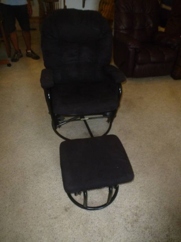 lot 177 image: Zero Gravity Recliner