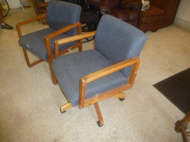 lot 178 image: Blue Office Chair Set