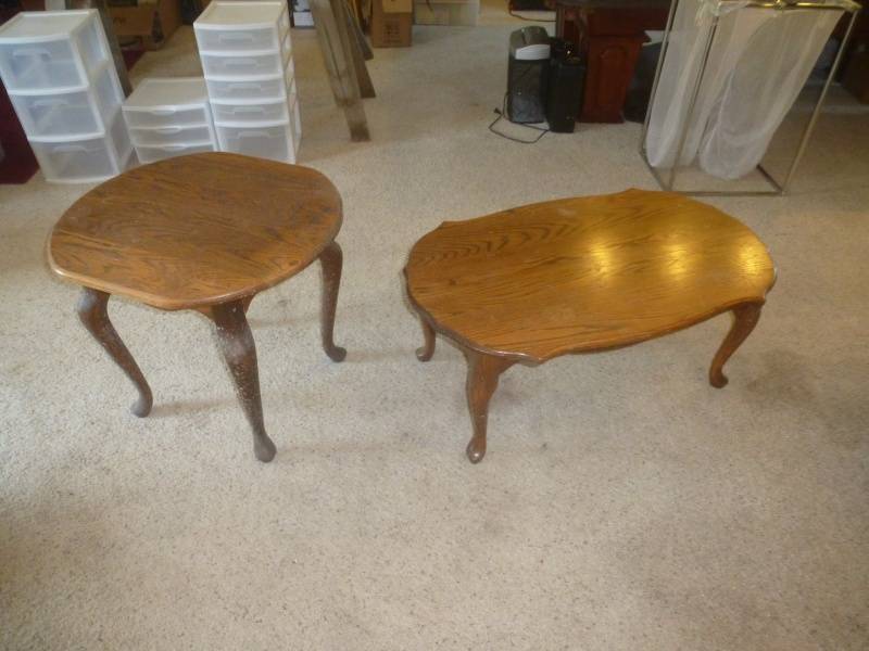 lot 180 image: Oak Coffee Table & End Table Set
