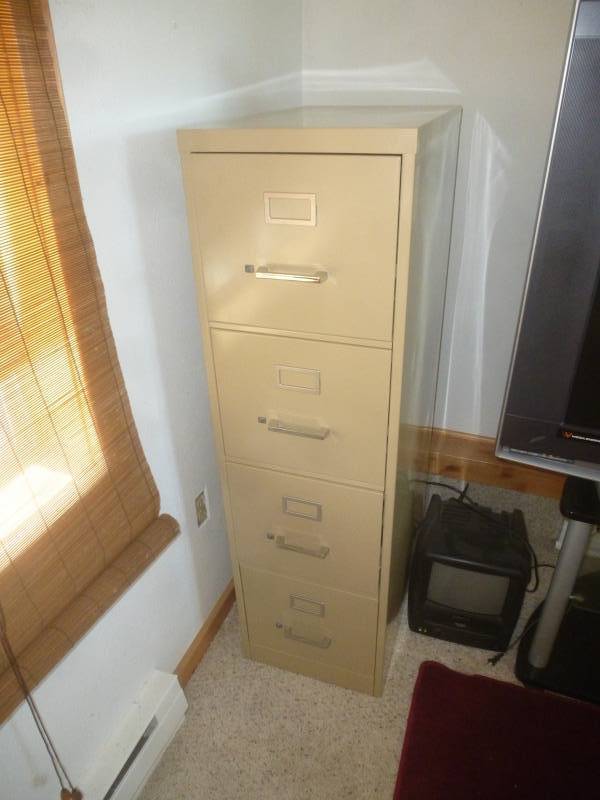 lot 186 image: File Cabinet 15