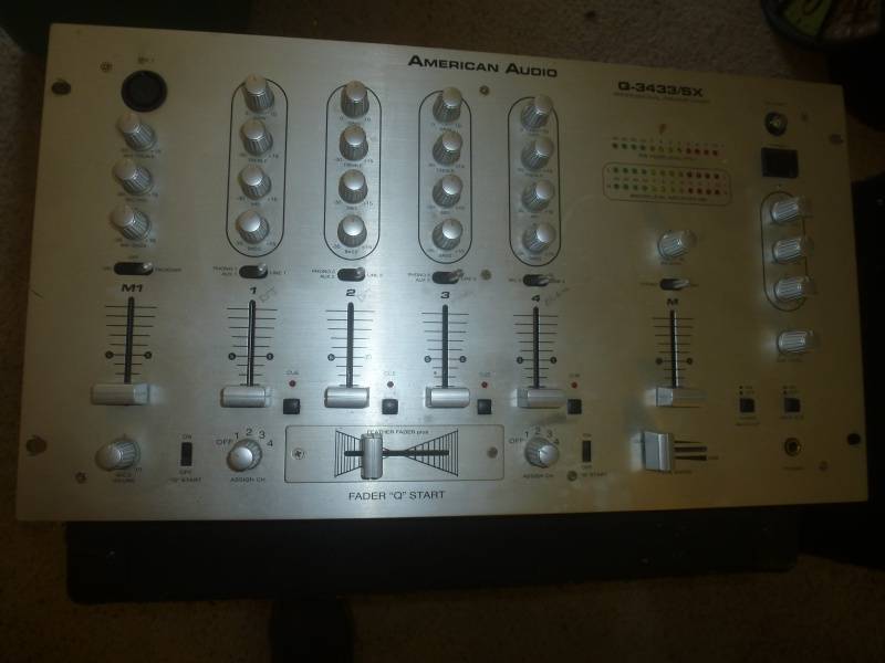 lot 197 image: American Audio Amplifier System, Peavey Speakers
