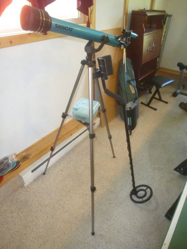 lot 200 image: Tasco Telescope