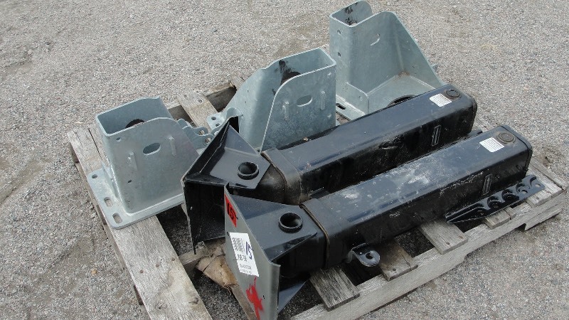 2- LANDING LEGS   3 SUSPENSION BRACKETS