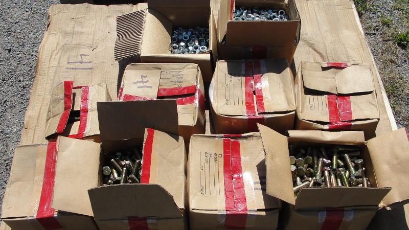 8- BOXES  58 x  2 12 FINE THREAD BOLTS  1 12 BOX 58 NUTS