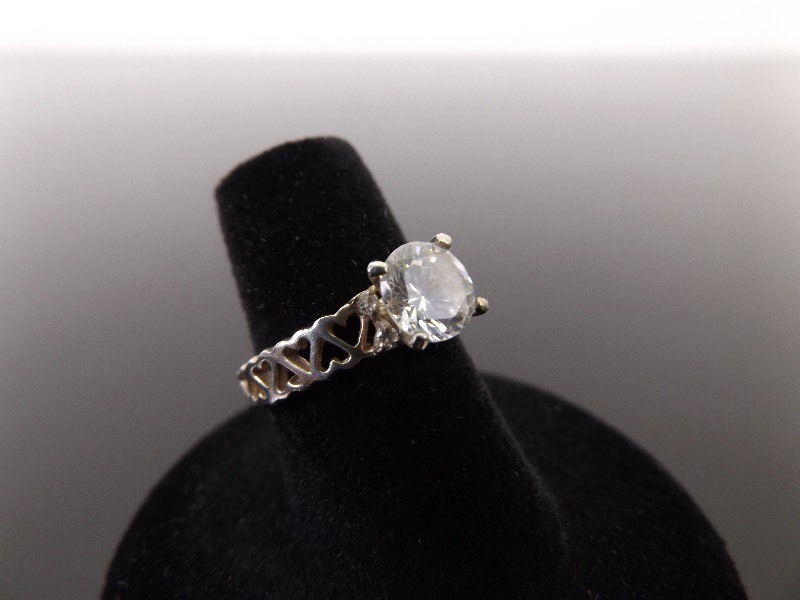 .925 Sterling Silver Crystal Solitaire Ring Size 6