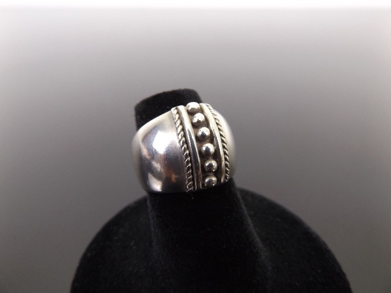 .925 Sterling Silver Ring Size 5.25