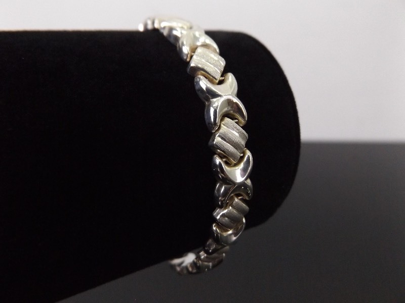 .925 Sterling Silver Hugs and Kisses Bracelet