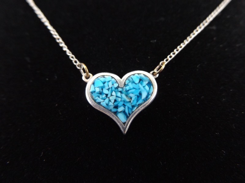 .925 Sterling Silver Inlayed Turquoise Chip Heart Pendant Necklace