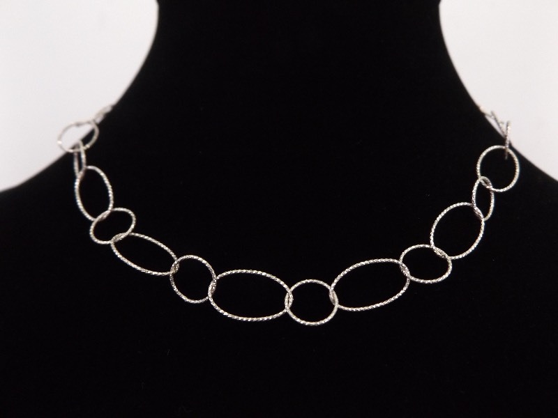 .925 Sterling Silver Delicate Hoop Necklace