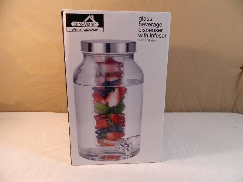 lot 15 image: New Glass Beverage Dispener with Infuser