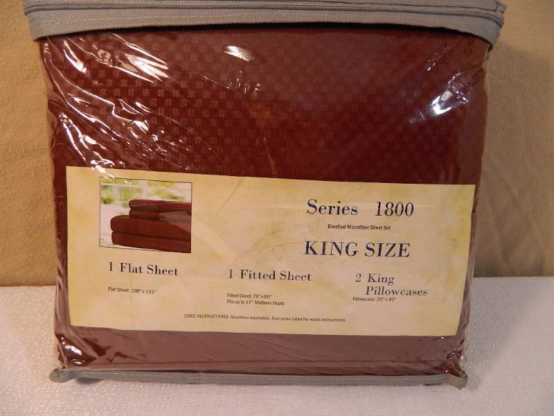 lot 22 image: New King Sized 4 Piece Sheet Set