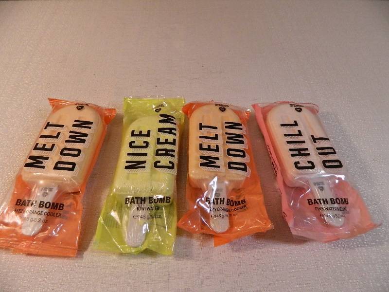 lot 66 image: 4 New Victorias Secret Popsicle Bath Bombs