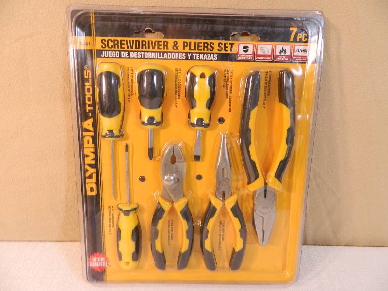 lot 85 image: New 7 Piece Screwdriver and Pliers Set