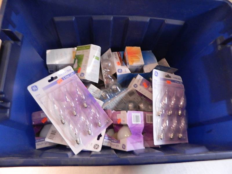 lot 100 image: Bulk Lot of New Light Bulbs
