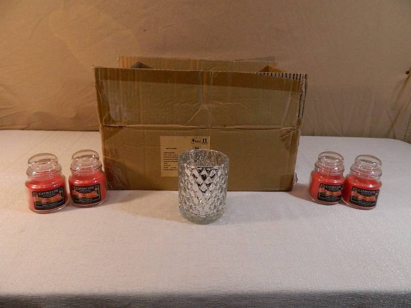 lot 116 image: Case of 8 New Candle Holders and 4 New Candles