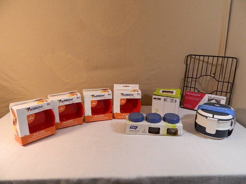 lot 118 image: New Kitchen Items