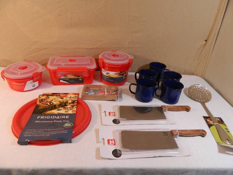 lot 119 image: New Kitchen Items