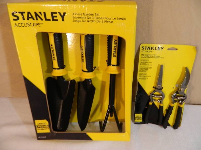 lot 144 image: New Stanley Accuscape Garden Tools
