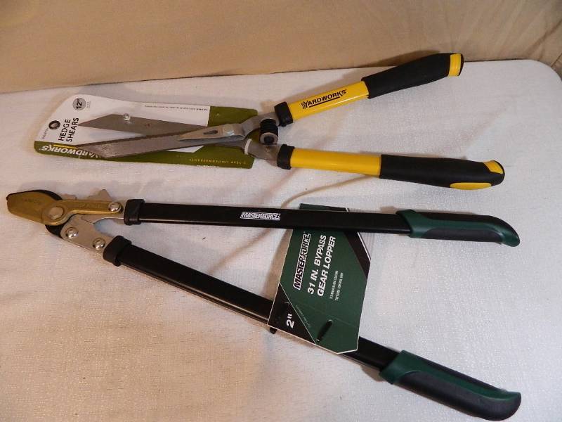 lot 154 image: New Pruner and Hedge Trimmer