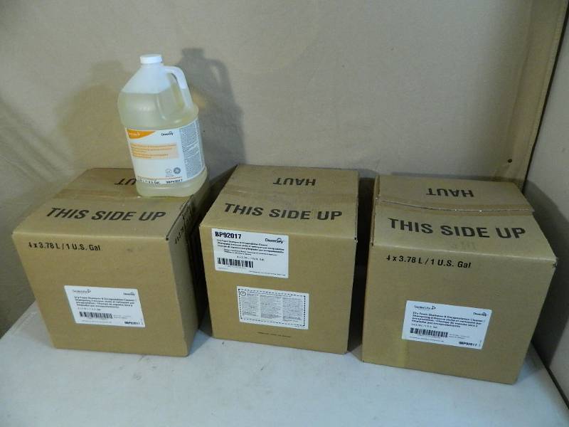 lot 181 image: 12 Gallons Dry Foam Carpet Shampoo