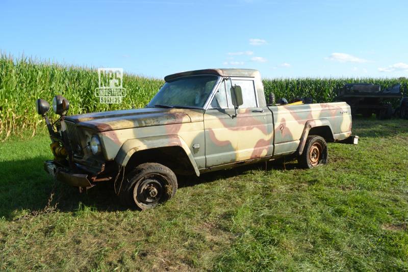 lot 11 image: 1963 Jeep Kaiser Gladiator Pickup 4WD w Plow