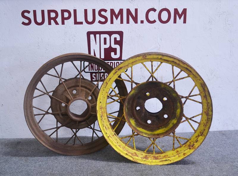 lot 90 image: Pair of 19 FORD MODEL A Rims 1930-1931