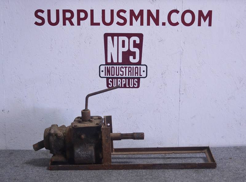 lot 110 image: 30s GM 3-Speed Transmission #590822
