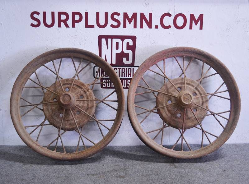 lot 122 image: Pair of FORD Model A 21 Rims 1928-1929