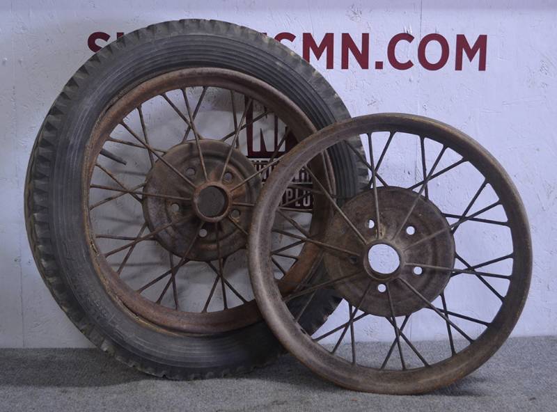 lot 124 image: Pair of FORD Model A 21 Rims 1928-1929
