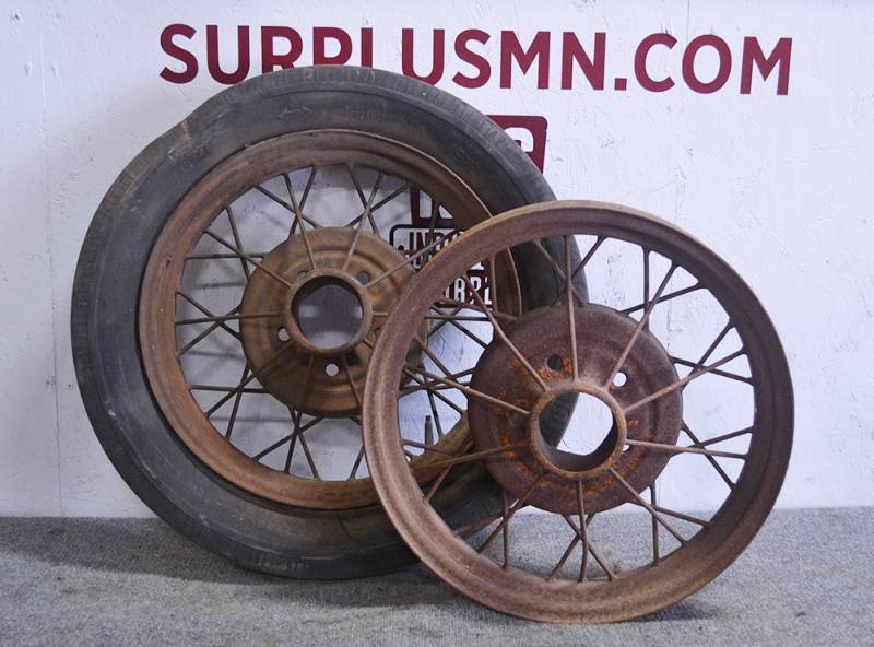 lot 125 image: Pair of FORD Model A 19 Rims 1930-1931