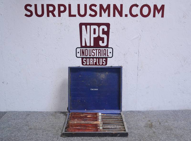 lot 148 image: Vintage Set of Craftsman Wood Lathe Chisels