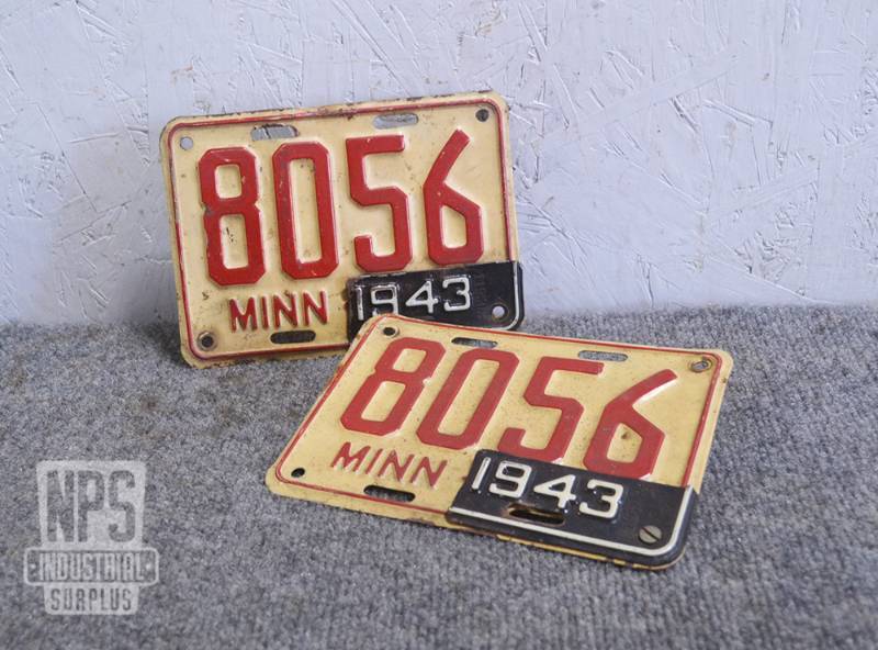 lot 193 image: Pair of 1943 MN License Plates