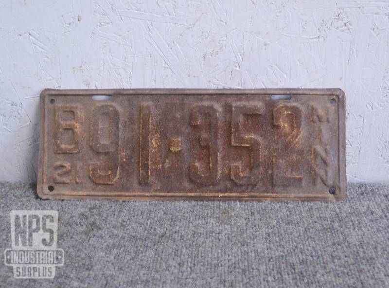lot 194 image: 1921 MN License Plate