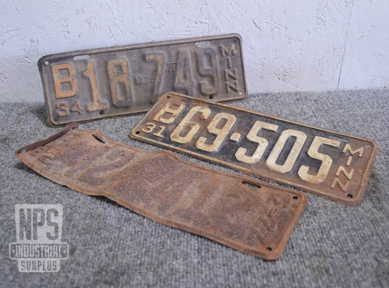 lot 205 image: 1931, 1932, 1934  MN License Plates