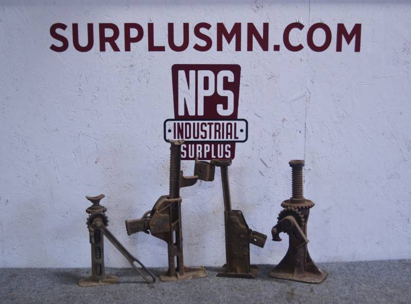 lot 217 image: Lot of 4 Antique  Vintage Car Jacks