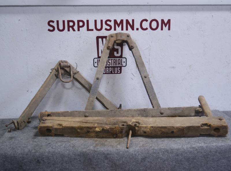 lot 249 image: Lot of Antique Wagon Eveners and Parts