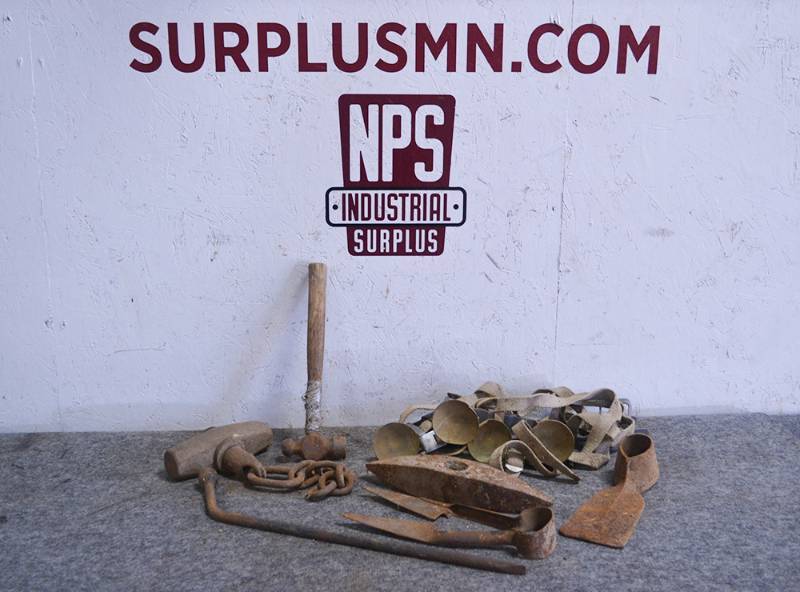 lot 262 image: Lot of Antique and Vintage Tools