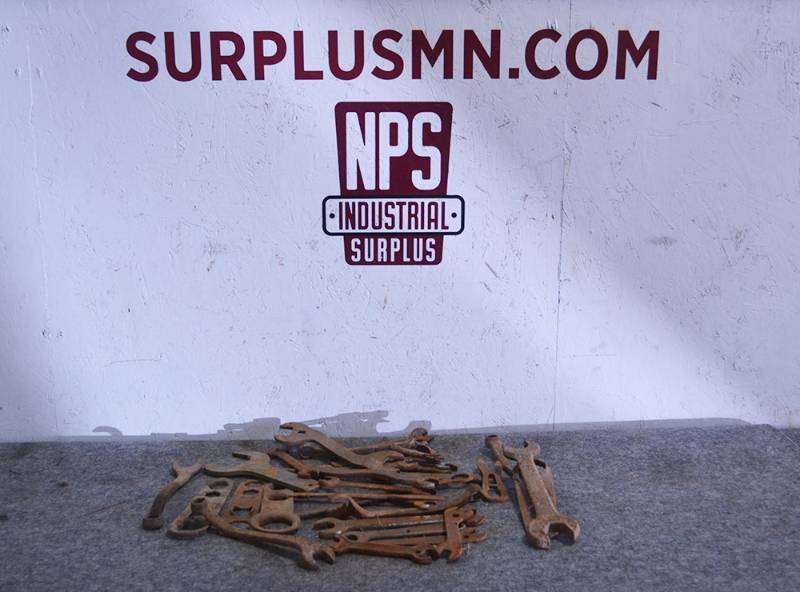 lot 266 image: Large Lot of Antique Wrenches