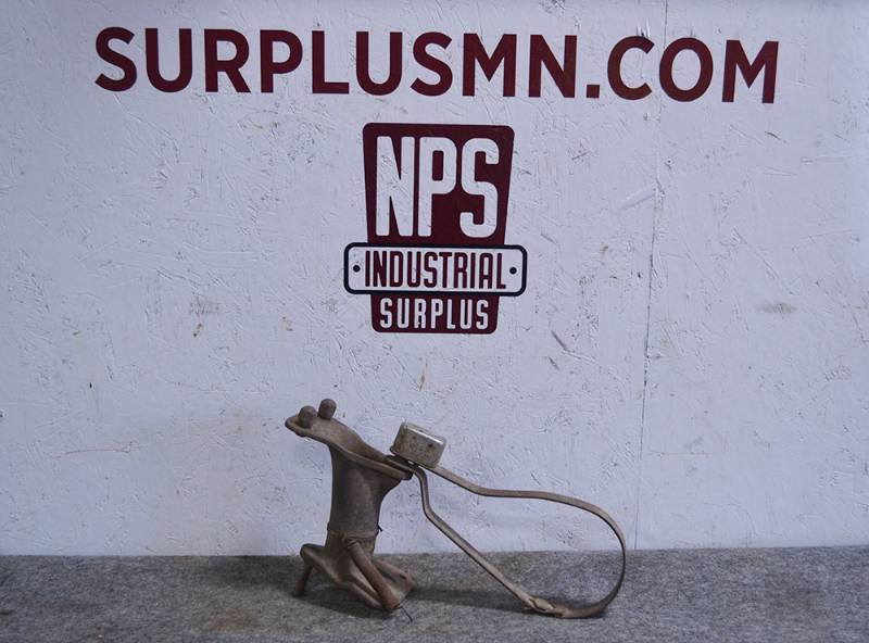 lot 271 image: FORD Model A Spare Tire Mount w Lock