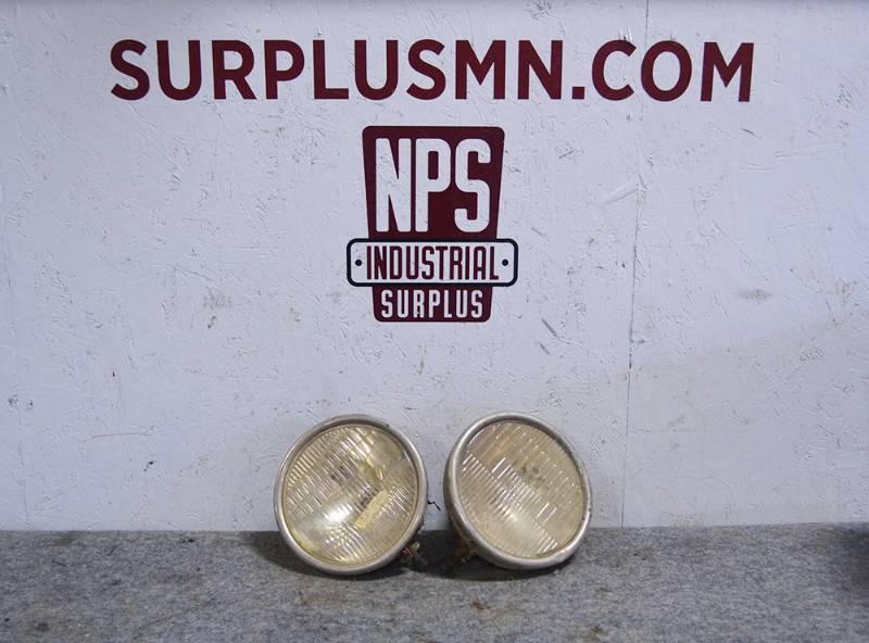 lot 284 image: Pair of FORD Model A Headlights