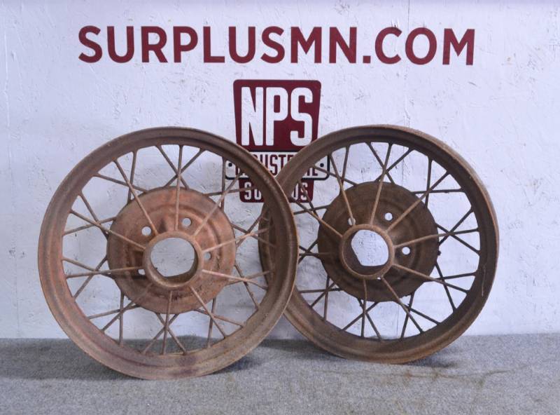 lot 330 image: Pair of FORD Model A Rims 19 1930-31