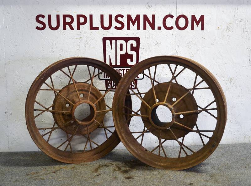 lot 351 image: Pair FORD Model A Rims 19 1930-31